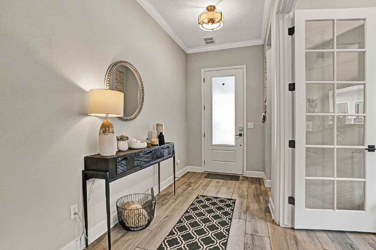 694 Navigators Rd - Photo 6 of 33