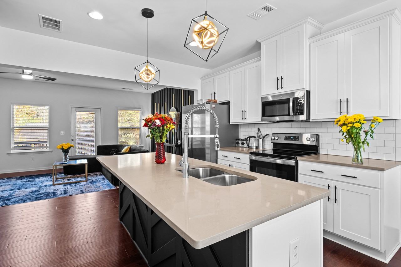 668 Providence Pl Sw #NA - Photo 6 of 17