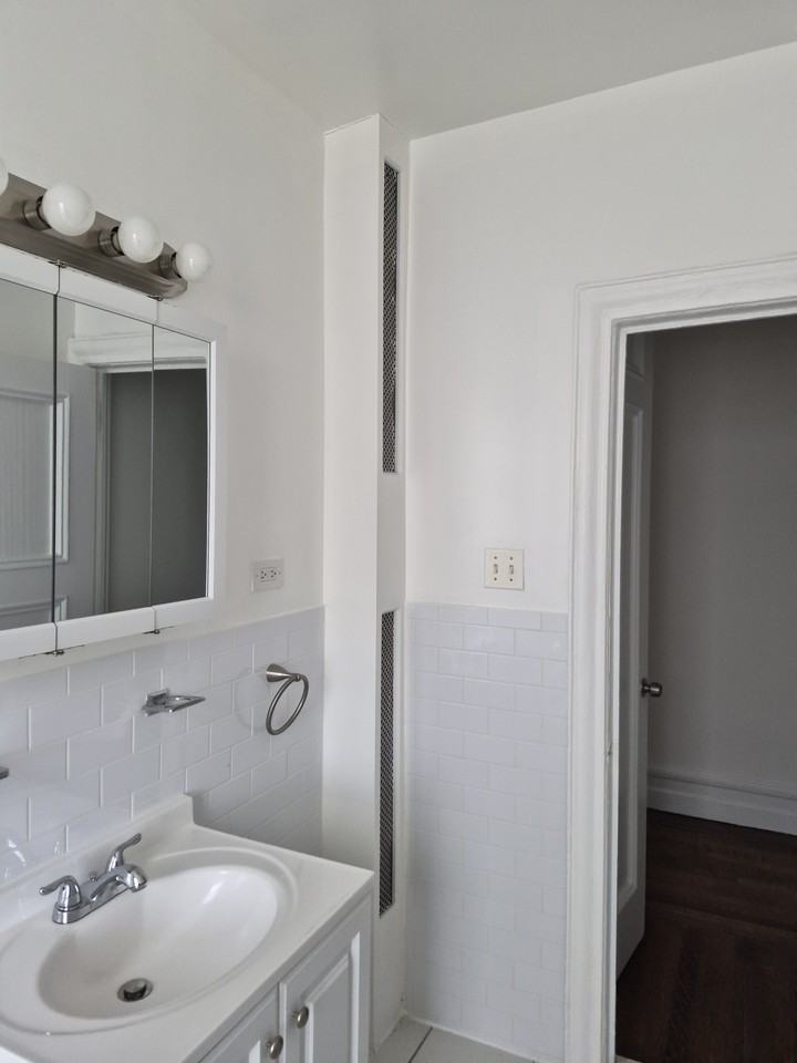 Upper Eastside #15 - Photo 5 of 17