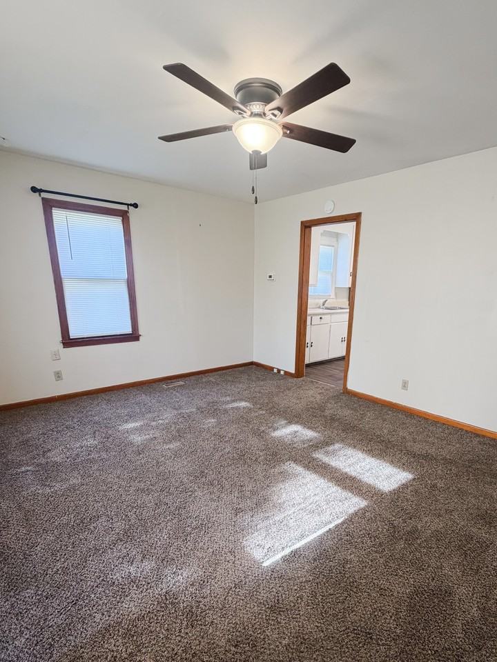 413 S Delaware Ave #NA - Photo 2 of 8