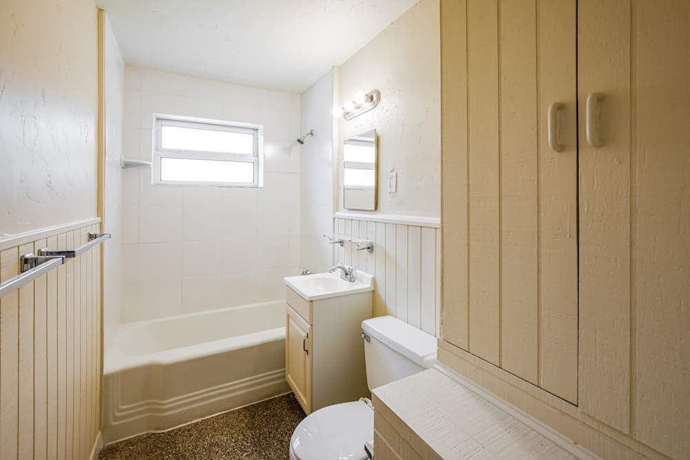 1780 Sw 37th Way #NA - Photo 5 of 9