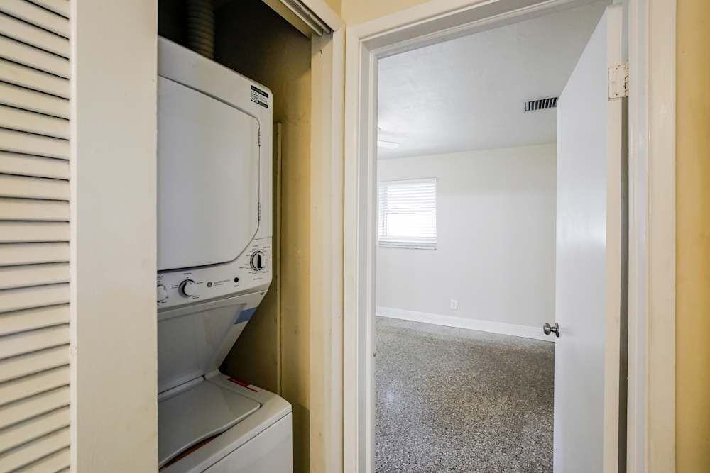 1780 Sw 37th Way #NA - Photo 7 of 9