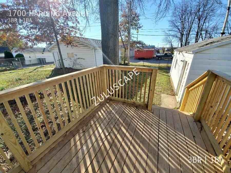 1700 Harding Ave - Photo 6 of 18