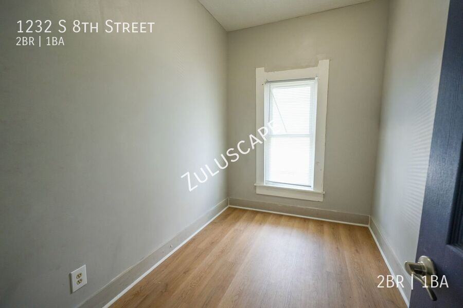 1232 S 8th St - Photo 4 of 13