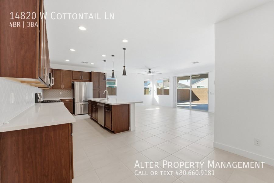 14820 W Cottontail Ln - Photo 3 of 30