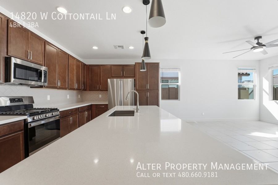 14820 W Cottontail Ln - Photo 7 of 30