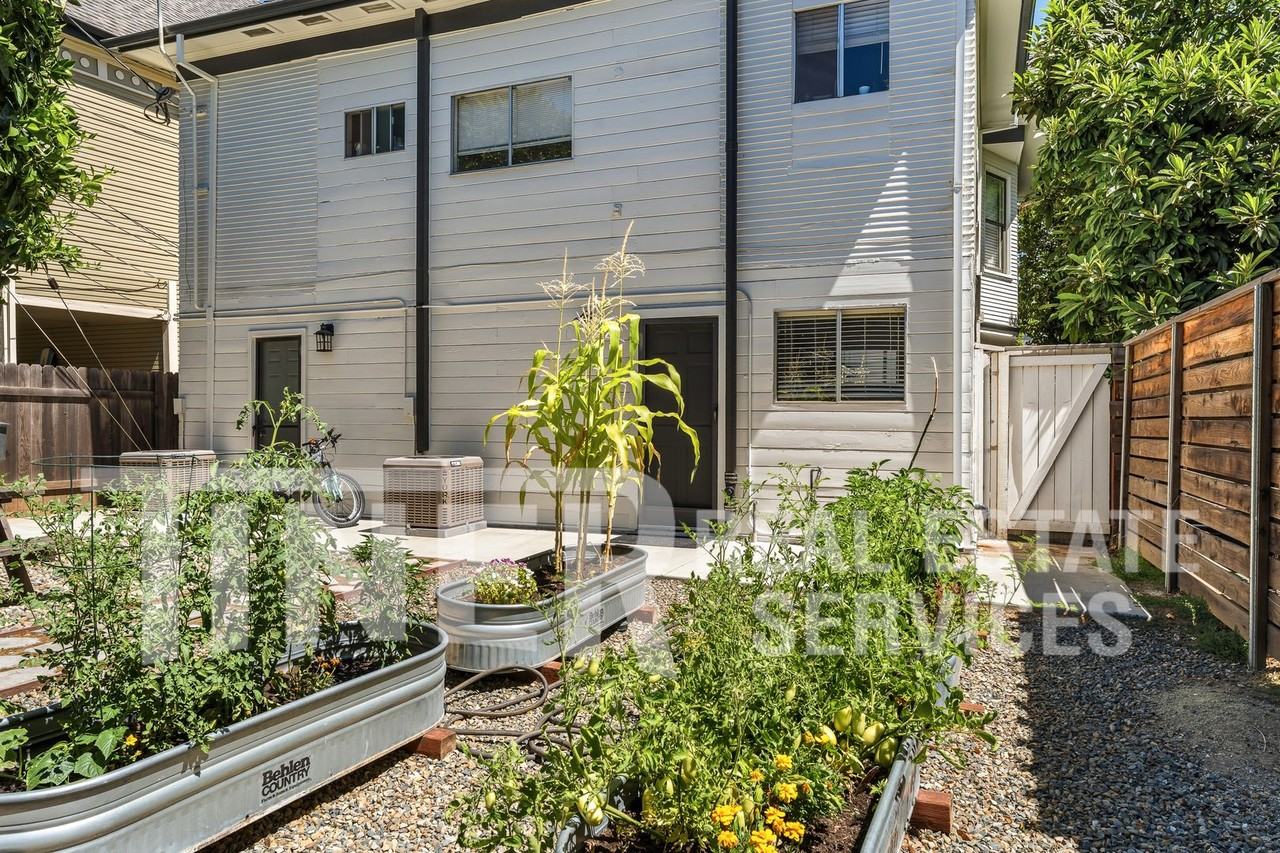 1508 E St - Photo 2 of 23