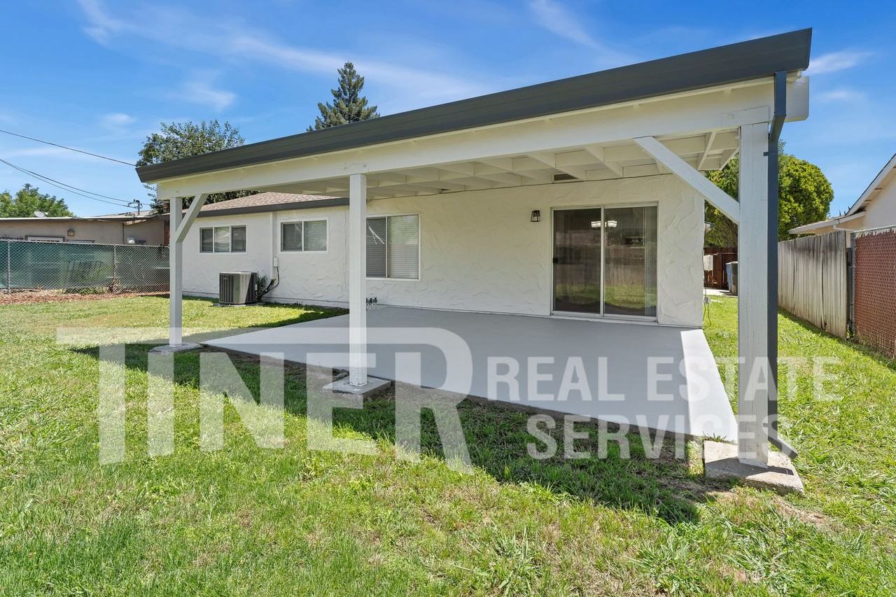 2815 Erin Dr - Photo 4 of 25