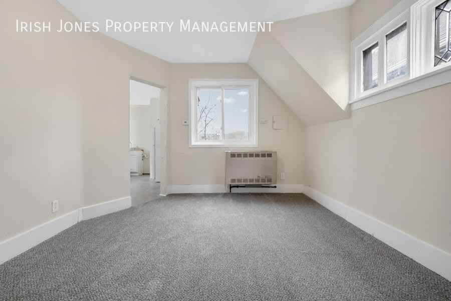 109 19th St #2 - Photo 7 of 11