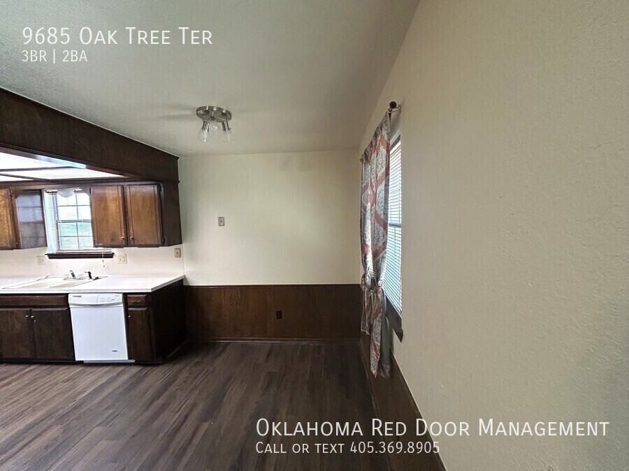 9685 Oak Tree Ter - Photo 2 of 29