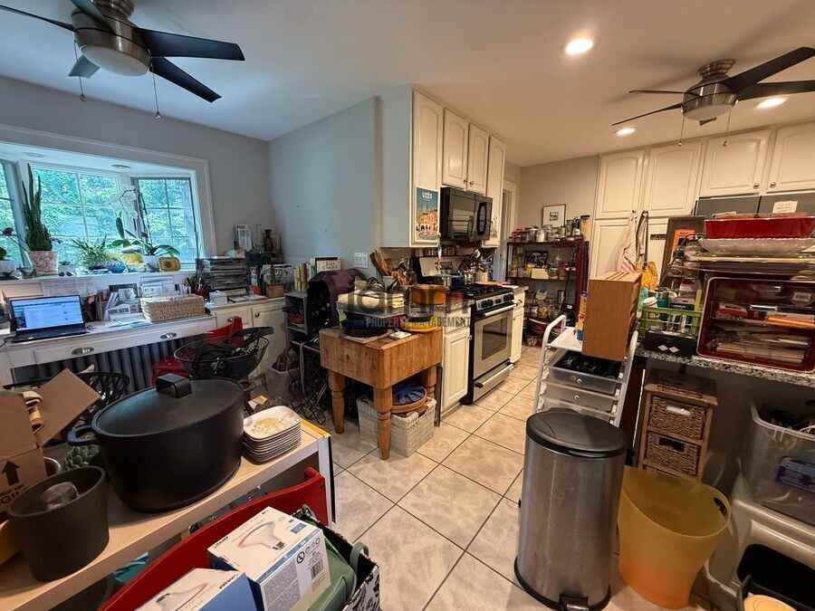 2425 Demington Dr - Photo 6 of 17