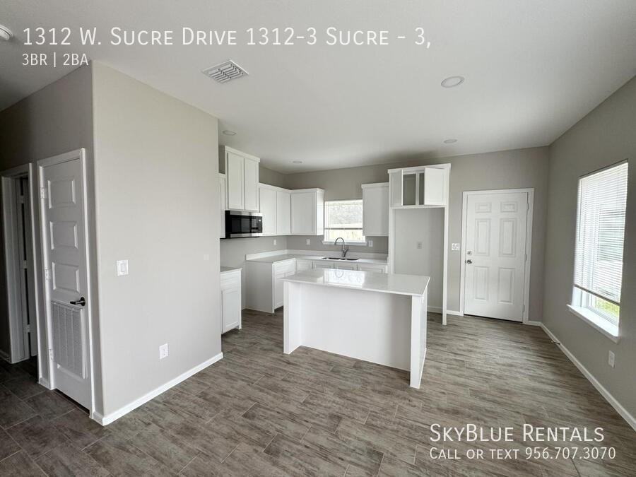 1312 W Sucre Dr #3 - Photo 4 of 11