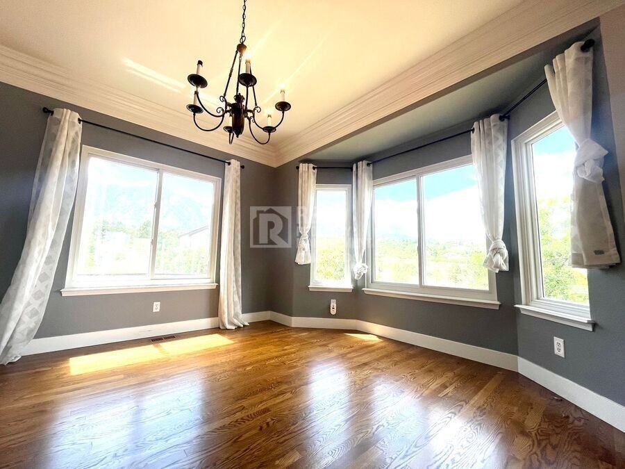 5016 Briscoglen Dr - Photo 3 of 28