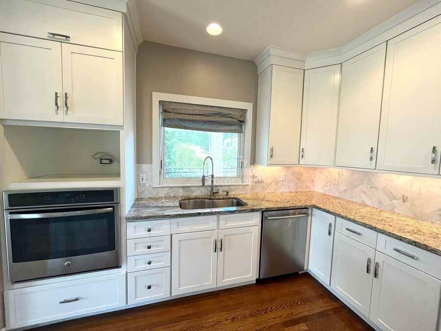 5016 Briscoglen Dr - Photo 6 of 28