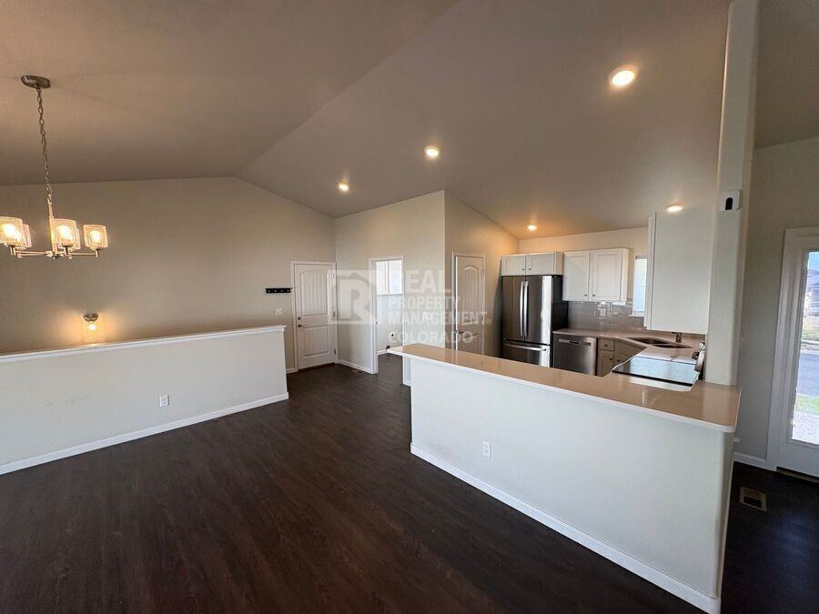 4209 Yellowbells Dr - Photo 5 of 22