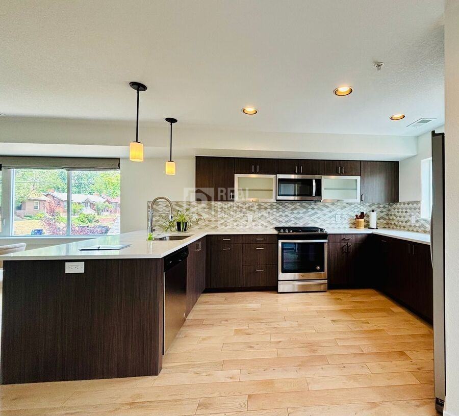 3812 Julian St - Photo 3 of 15