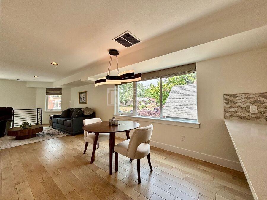 3812 Julian St - Photo 4 of 15