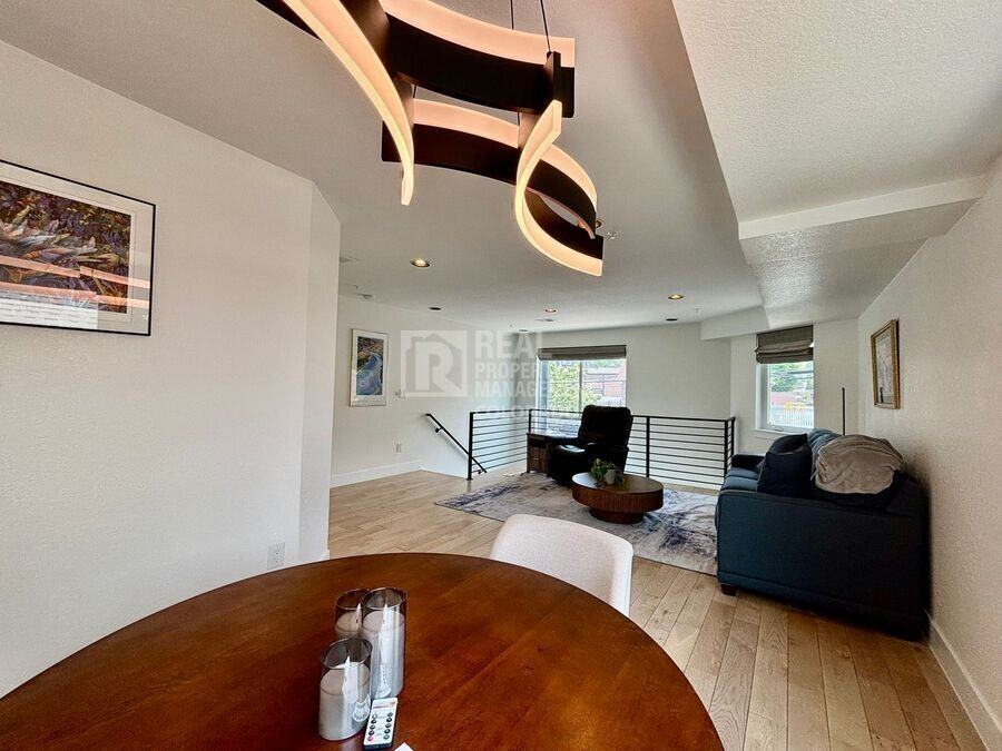 3812 Julian St - Photo 7 of 15