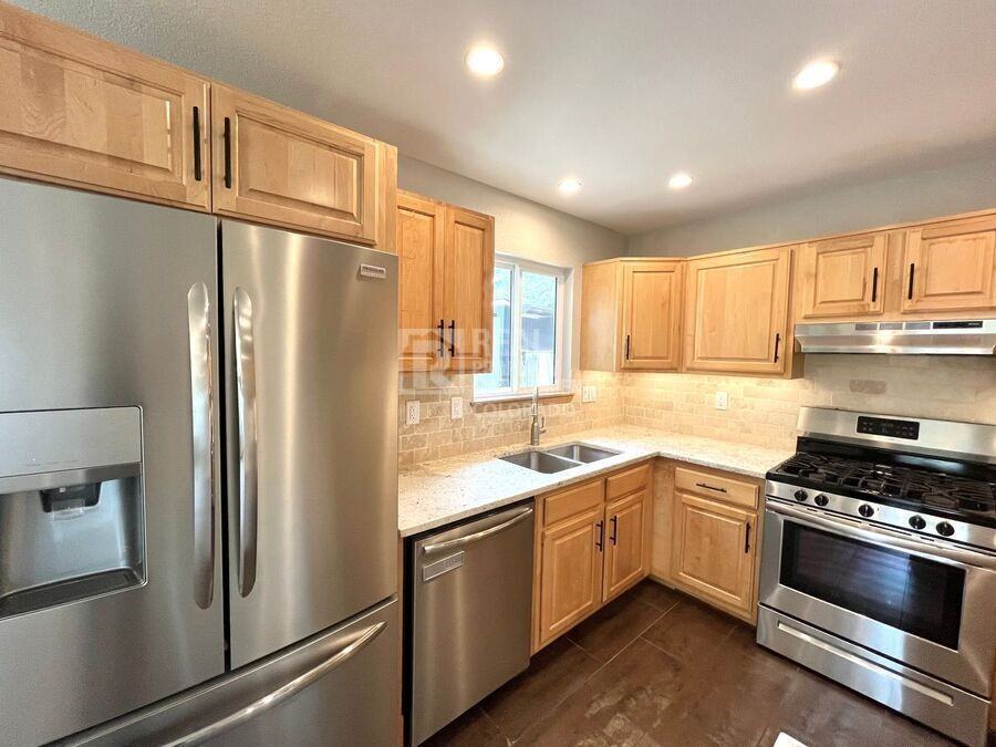 1304 Race St - Photo 6 of 16