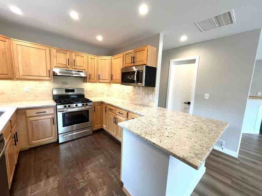 1304 Race St - Photo 7 of 16
