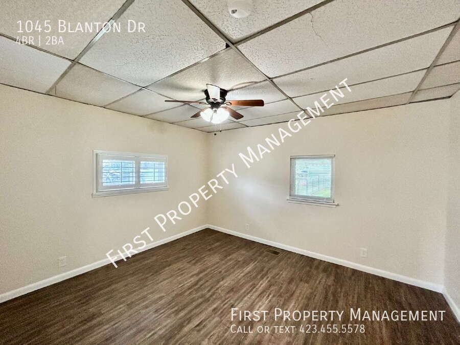 1045 Blanton Dr - Photo 6 of 23