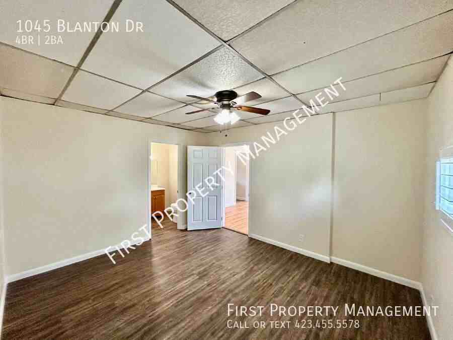 1045 Blanton Dr - Photo 7 of 23