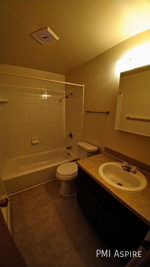 1050 17th Ave #5 - Photo 5 of 11