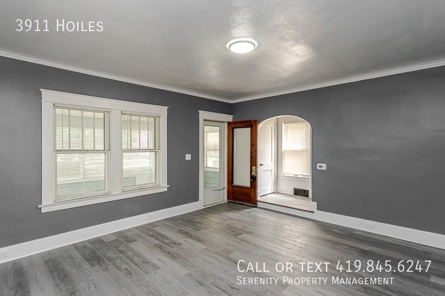 3911 Hoiles Ave - Photo 2 of 16
