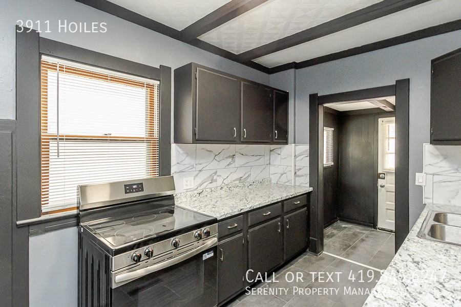 3911 Hoiles Ave - Photo 6 of 16
