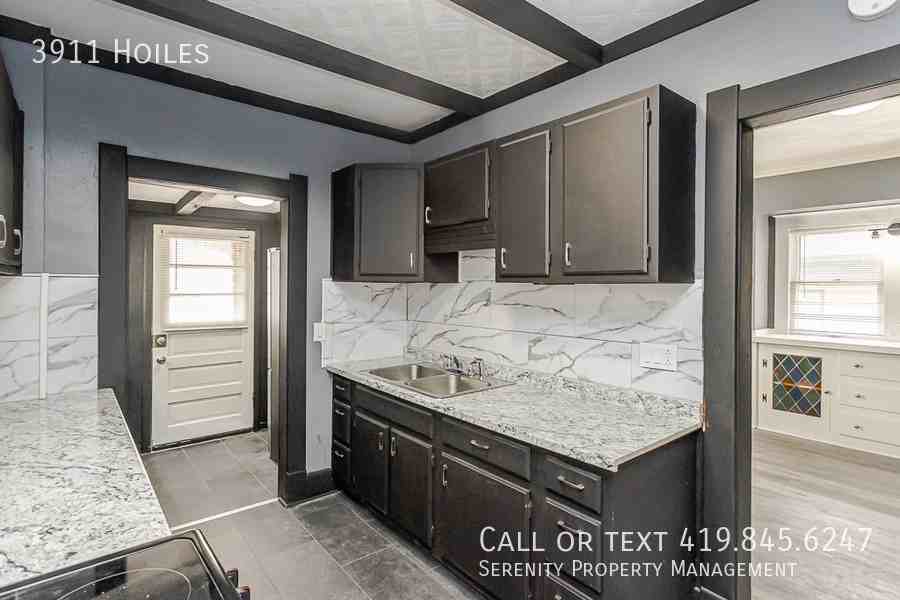 3911 Hoiles Ave - Photo 7 of 16