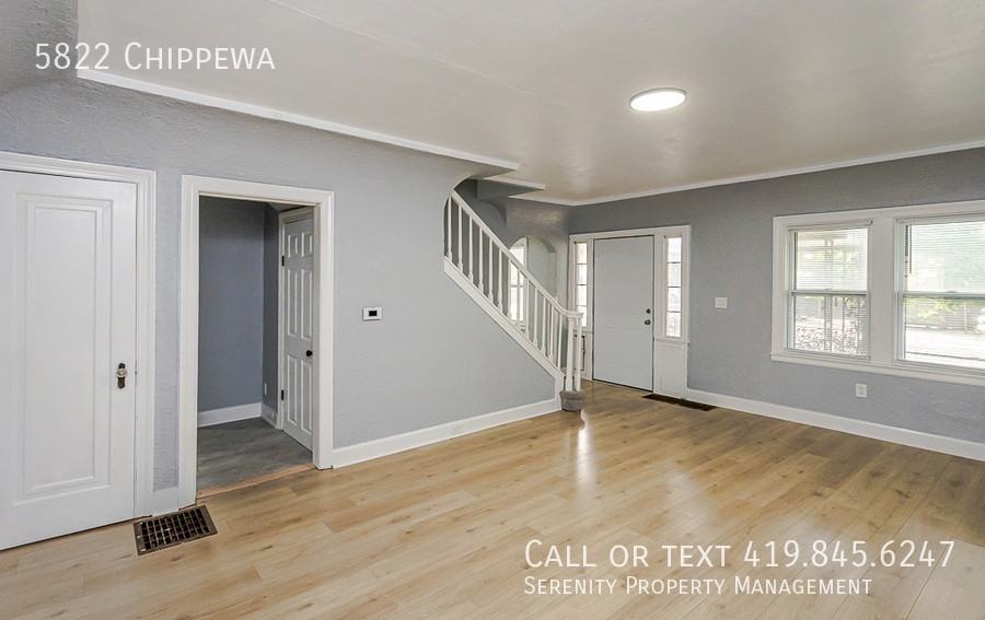 5822 Chippewa Rd - Photo 3 of 19