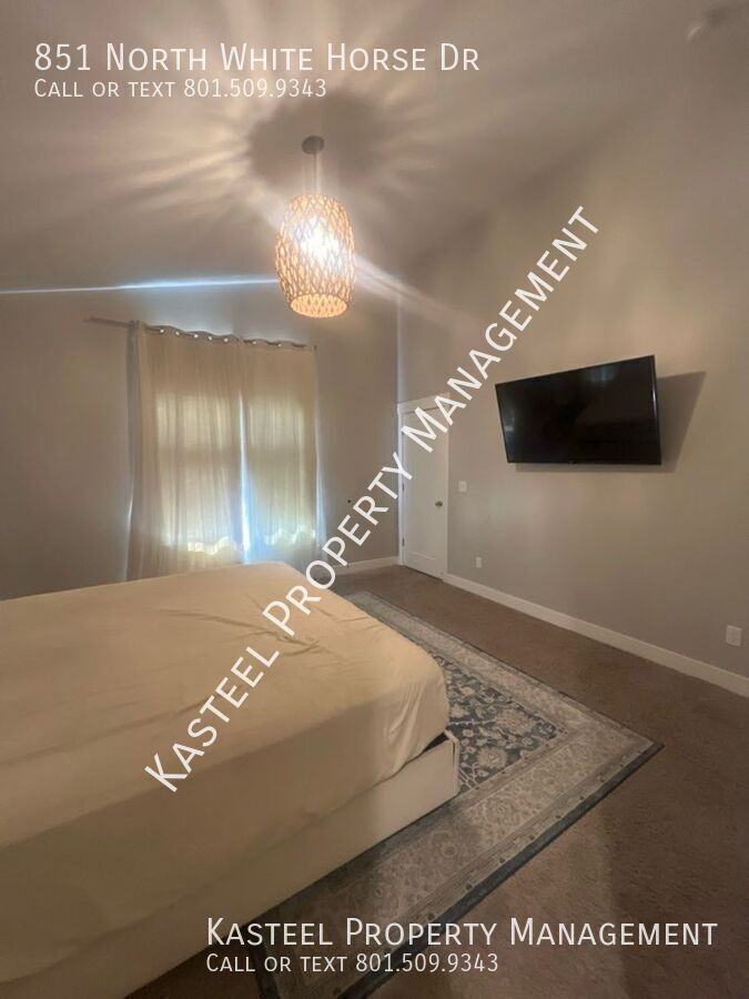 851 N White Horse Dr - Photo 4 of 17