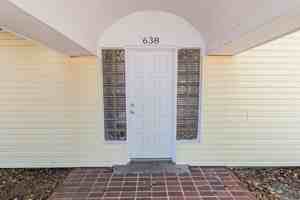 featured image of 638 W Central Ave