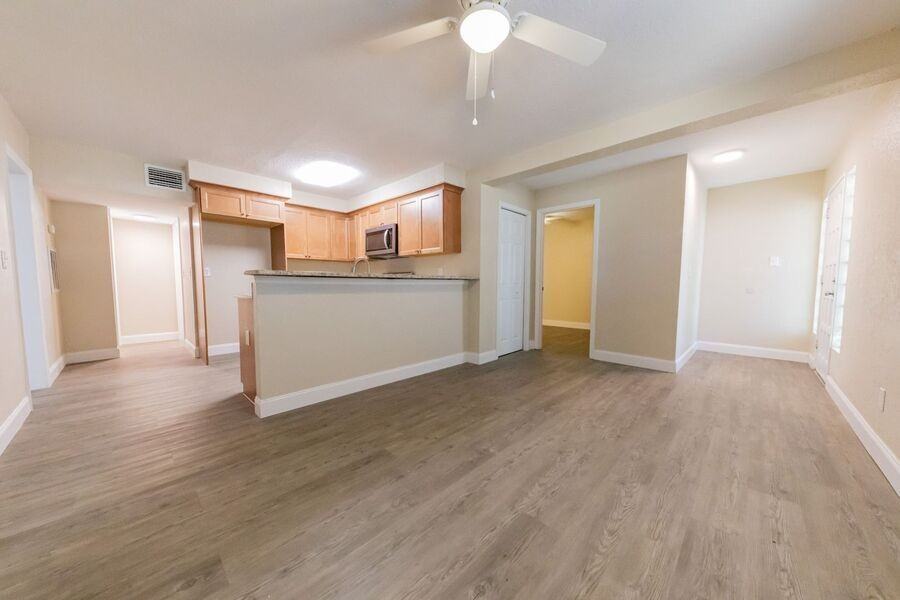 638 W Central Ave - Photo 4 of 9