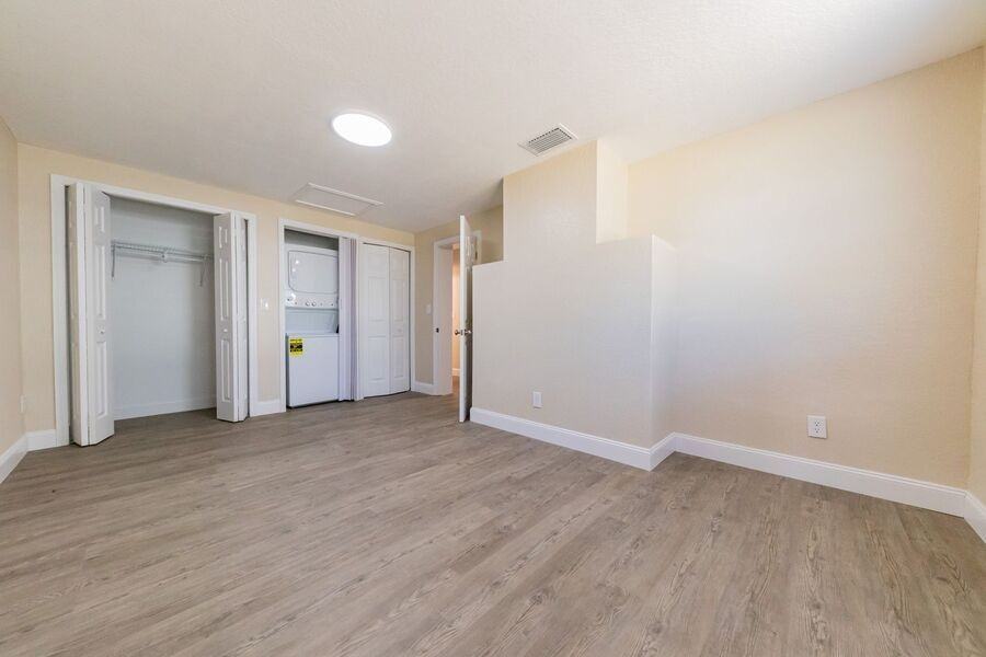 638 W Central Ave - Photo 6 of 9