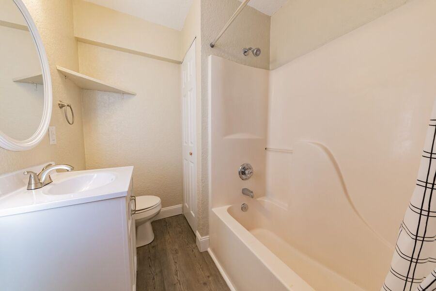 638 W Central Ave - Photo 7 of 9
