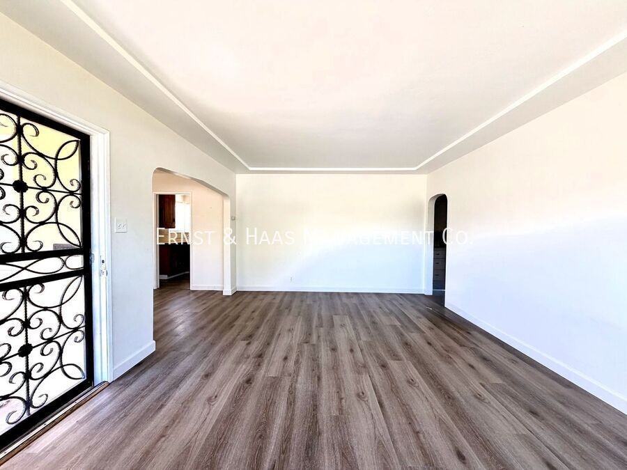 12911 Whitewood Ave - Photo 3 of 20
