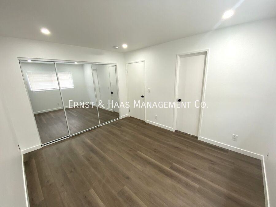 6673 Hammond Ave - Photo 7 of 12