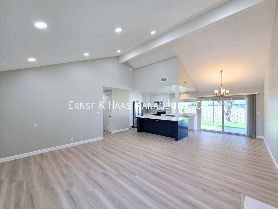 13118 Carolyn St - Photo 6 of 27