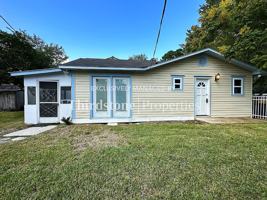 featured image of 2965 Armstrong St #B