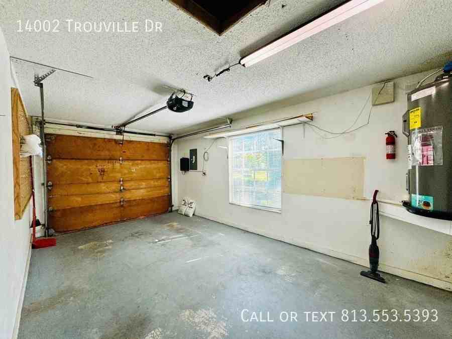 14002 Trouville Dr - Photo 5 of 42