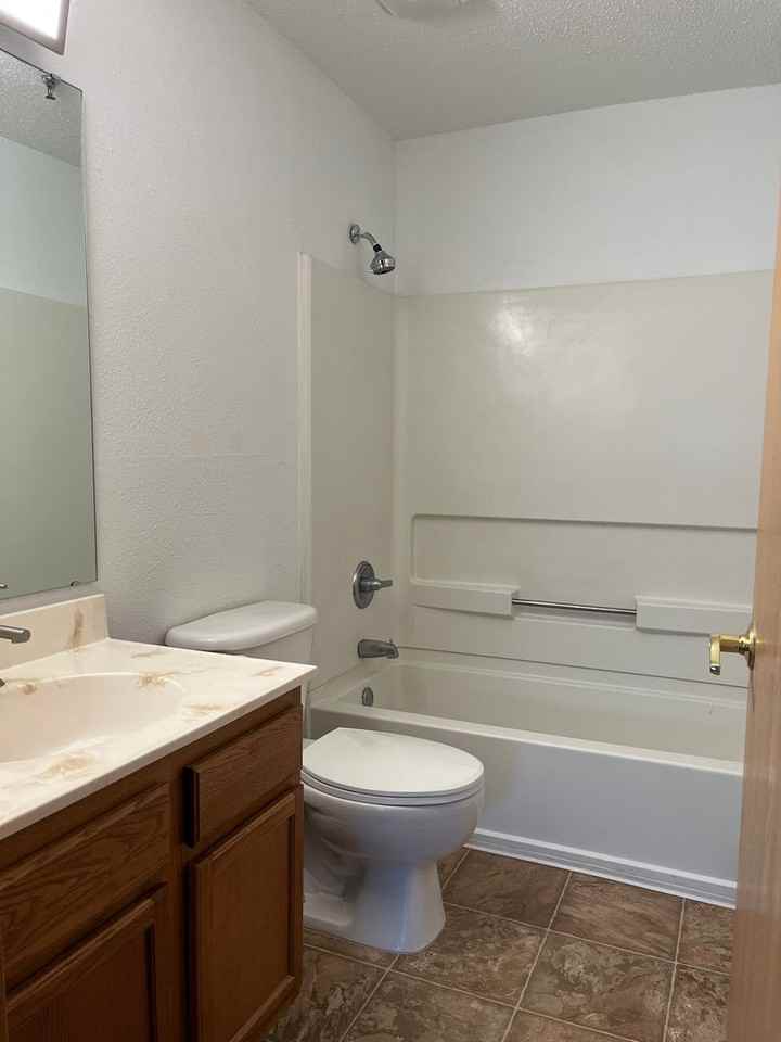 Rosepoint Apartments - Photo 4 of 13