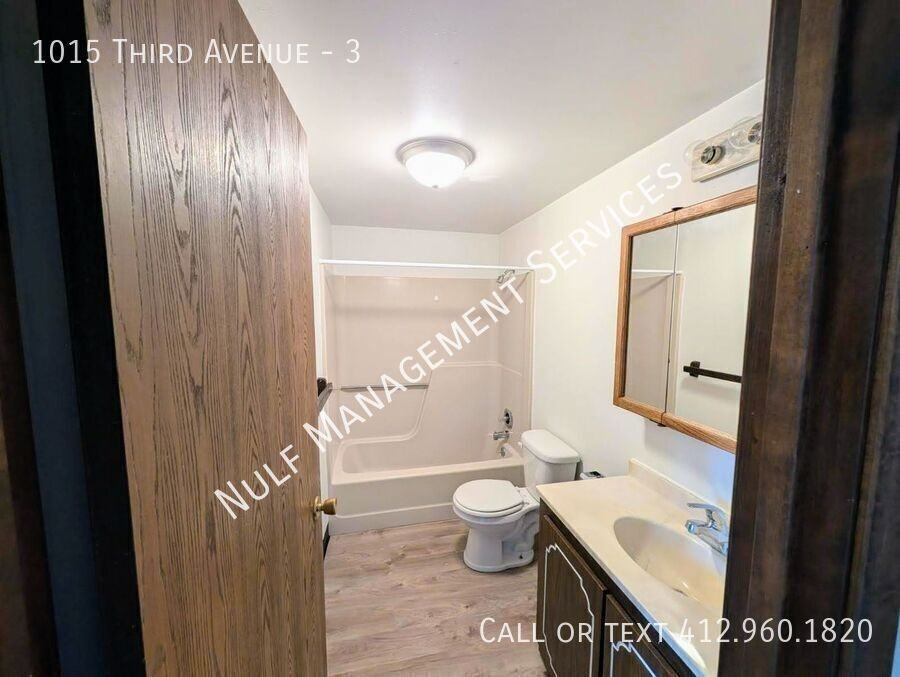 1015 3rd Ave #3 - Photo 4 of 10