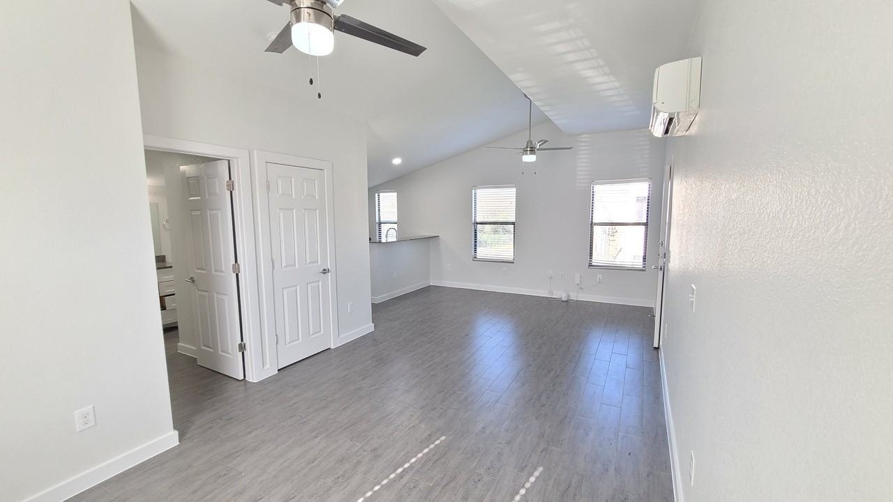 7406 #2 Geneva Drive #2B - Photo 6 of 24
