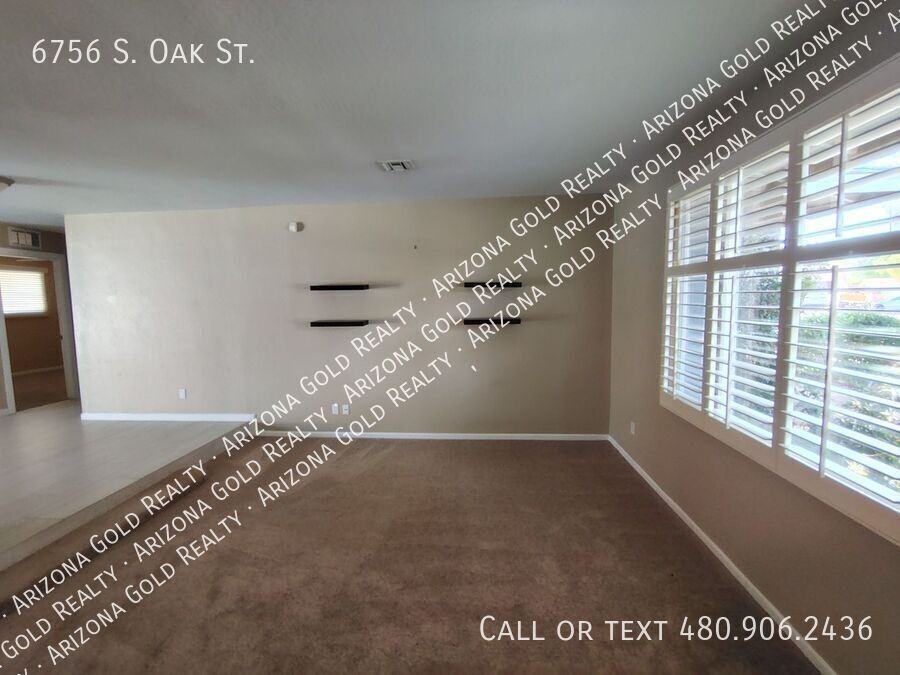 6756 S Oak St - Photo 5 of 34
