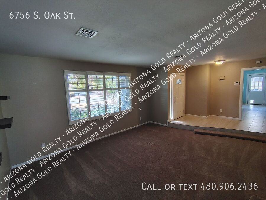 6756 S Oak St - Photo 6 of 34