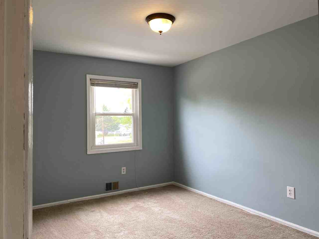 67 Bristol Ct - Photo 4 of 10