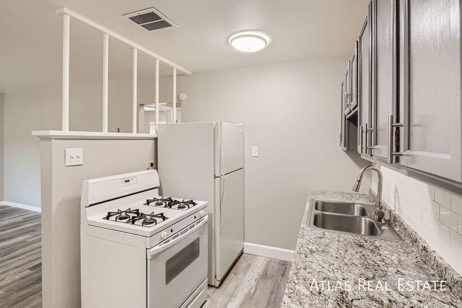 321 May Dr - Photo 3 of 17