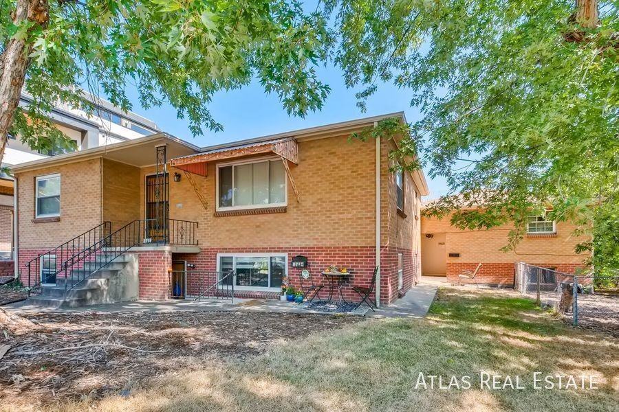 2714 Grove St - Photo 6 of 32