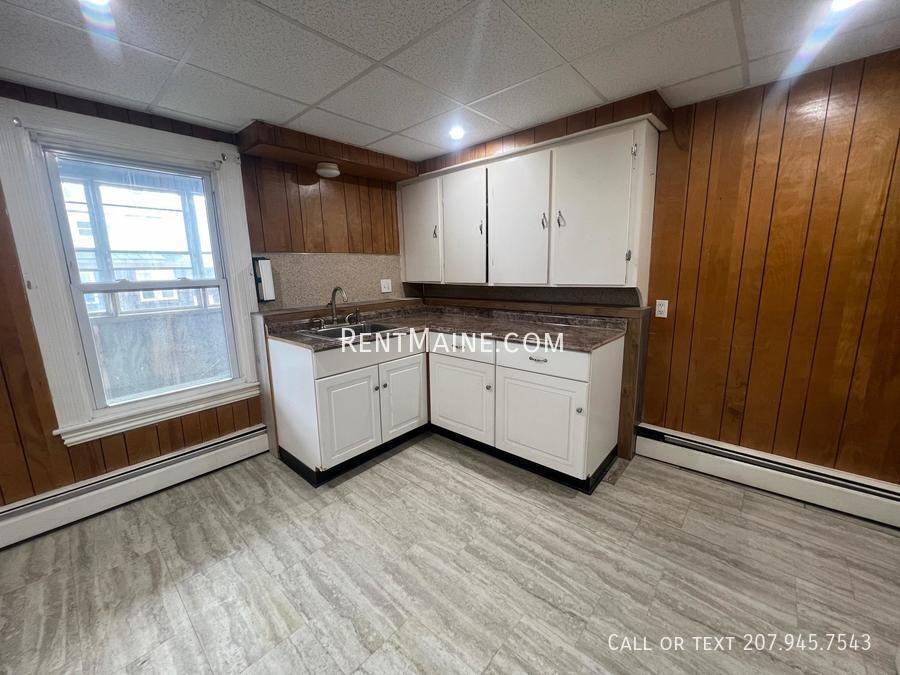131 College Ave #4 - Photo 2 of 8